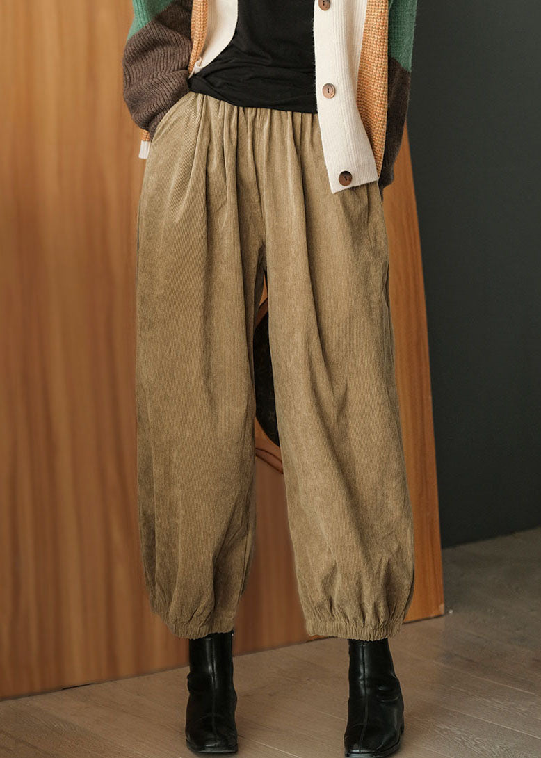 Effortlessly Elegant Pants with a Timeless Design