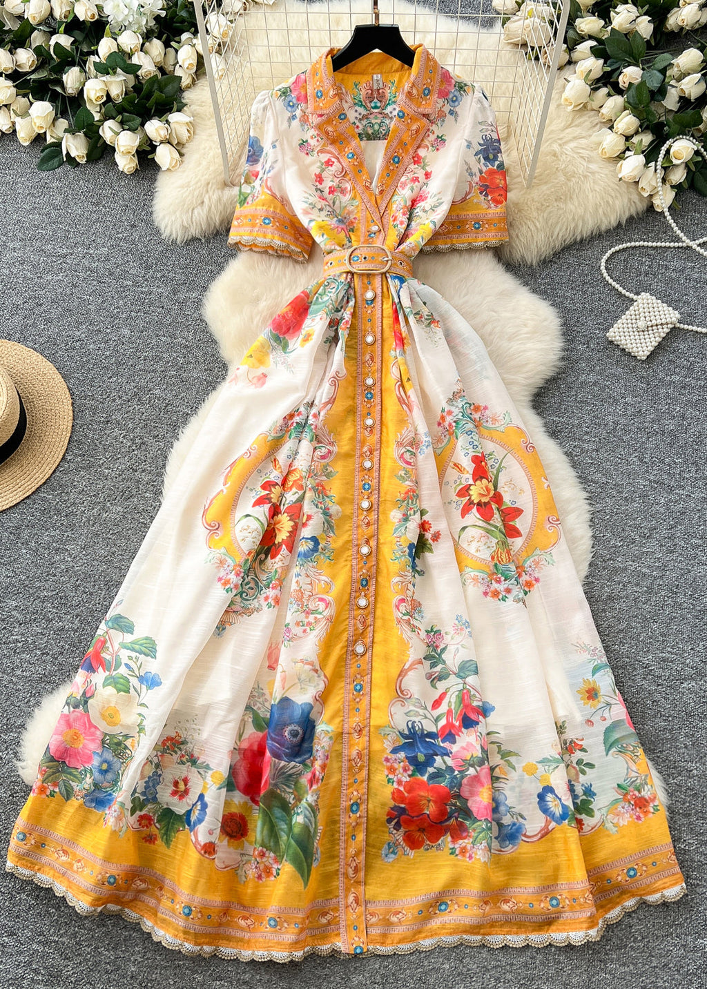 Effortlessly Elegant Dress with a Timeless Design