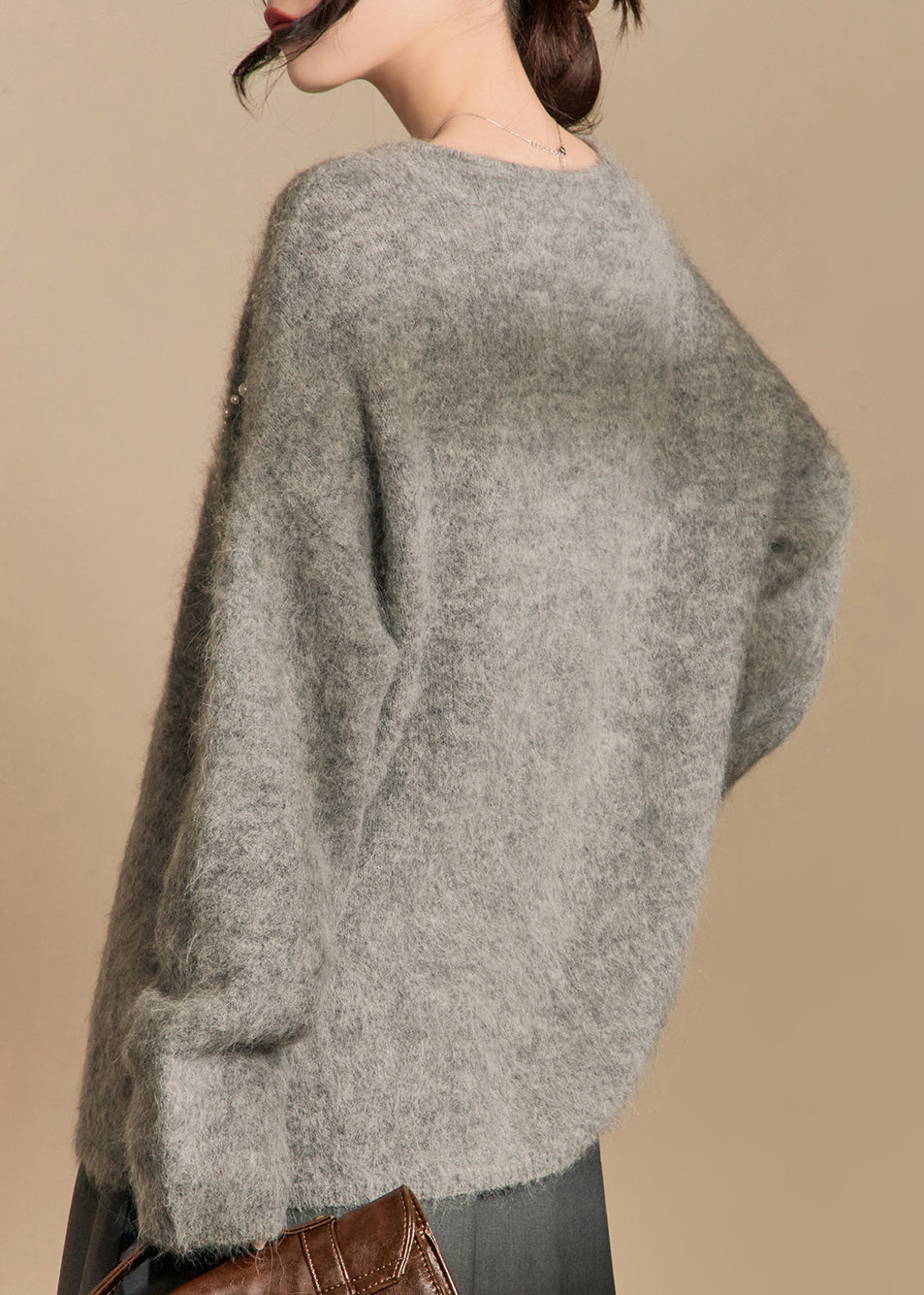 Effortlessly Elegant Sweater with a Timeless Design