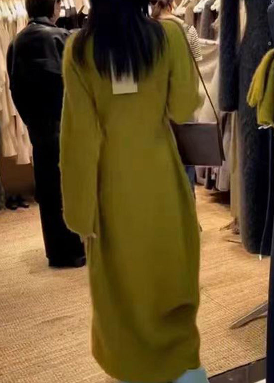 Well Tailored Cardigan with a Graceful Silhouette