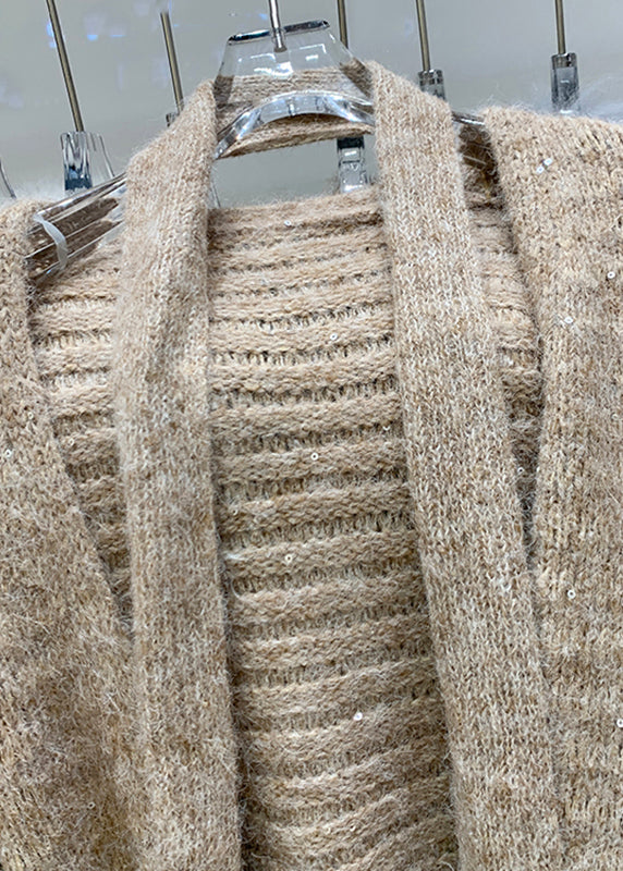 Effortlessly Elegant Cardigan with a Timeless Design