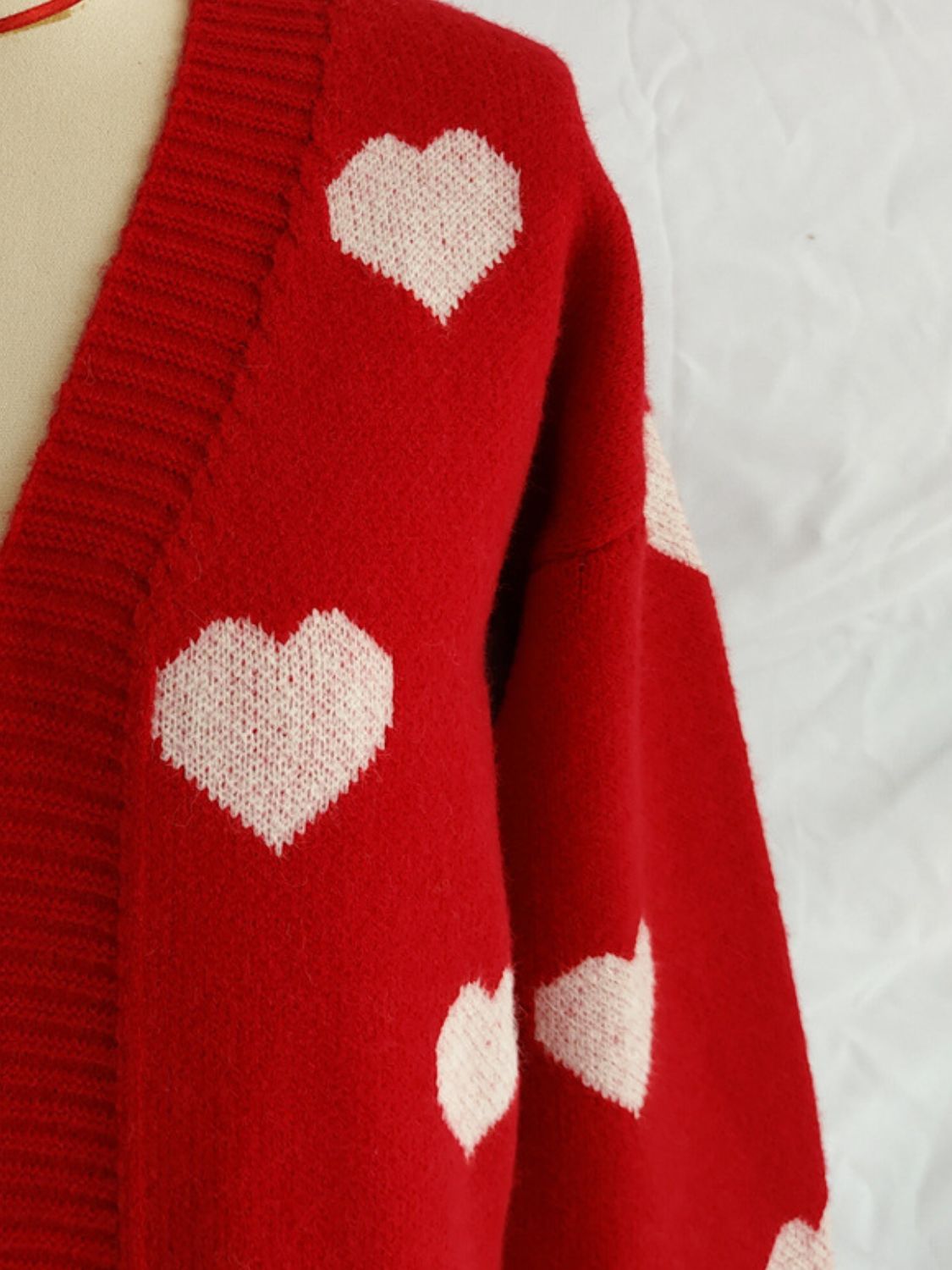 Effortlessly Elegant Cardigan with a Timeless Design
