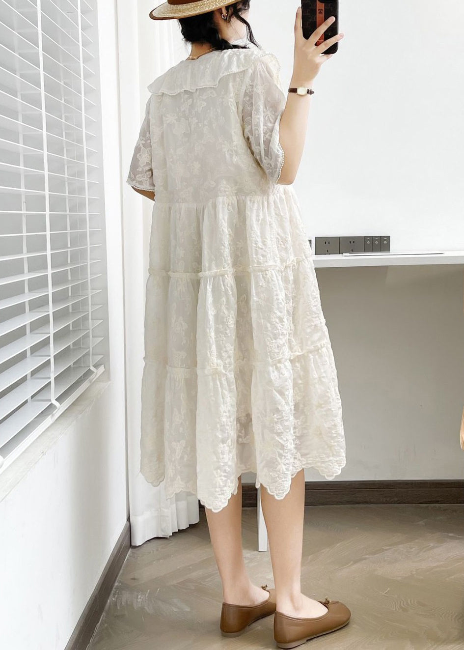 Well Tailored Dress with a Graceful Silhouette