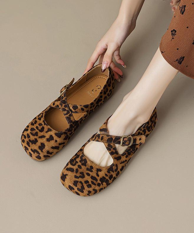 Graceful Orthopedic Flats for Modern Look
