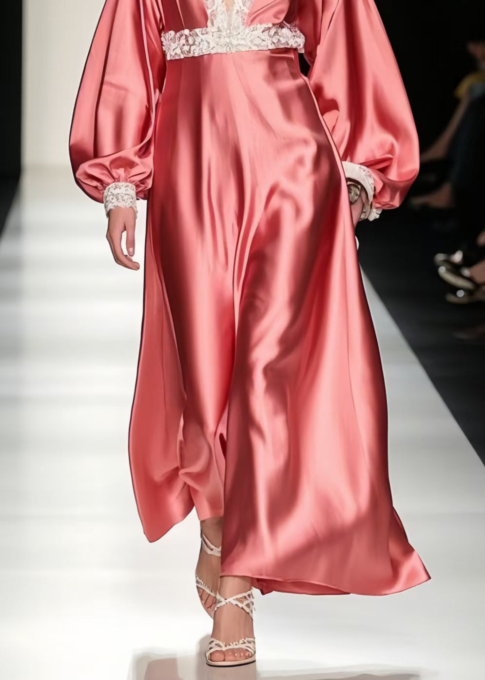 Beautifully Finished Dress in a Timeless Design