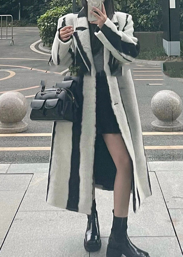 Elegantly Styled Coat for Everyday Wear