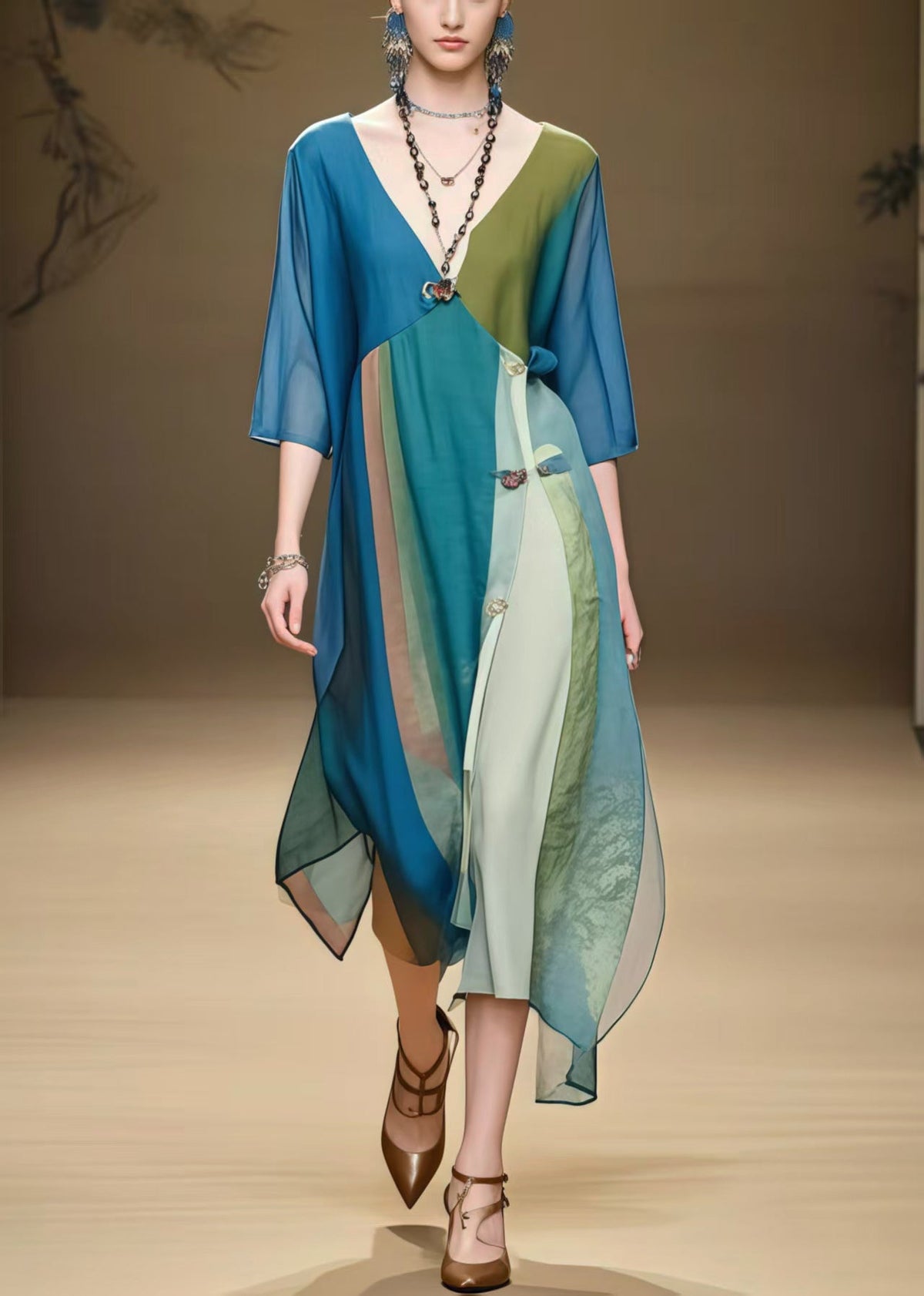 Well Tailored Dress with a Graceful Silhouette