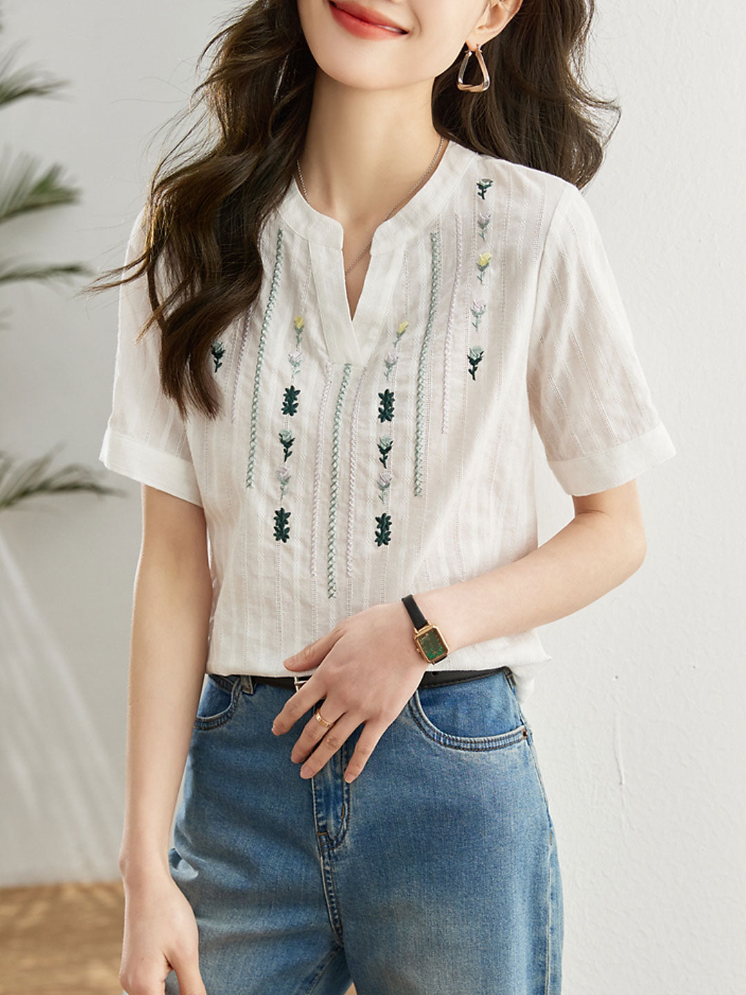 Classic Vintage Shirt with a Flattering Fit
