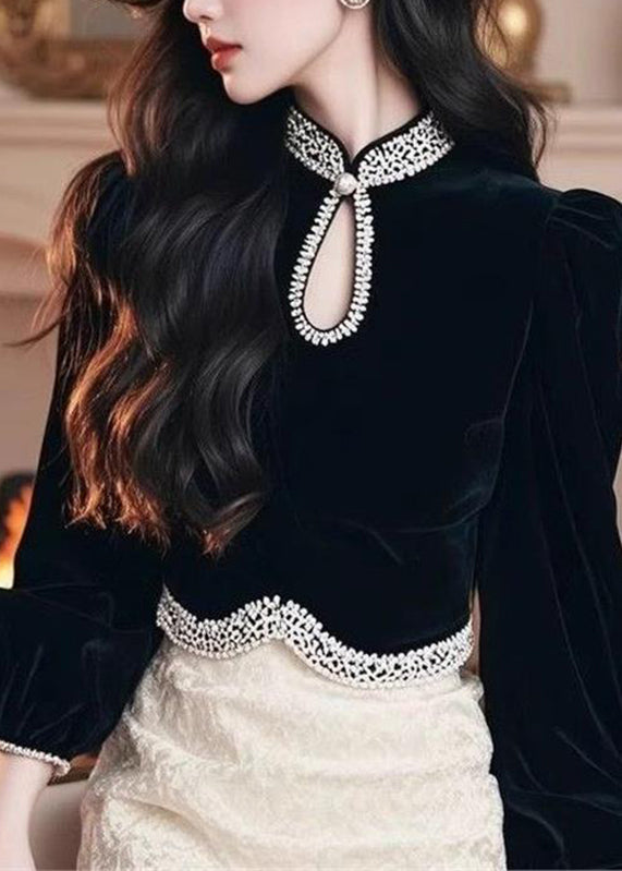Effortlessly Elegant Top with a Timeless Design