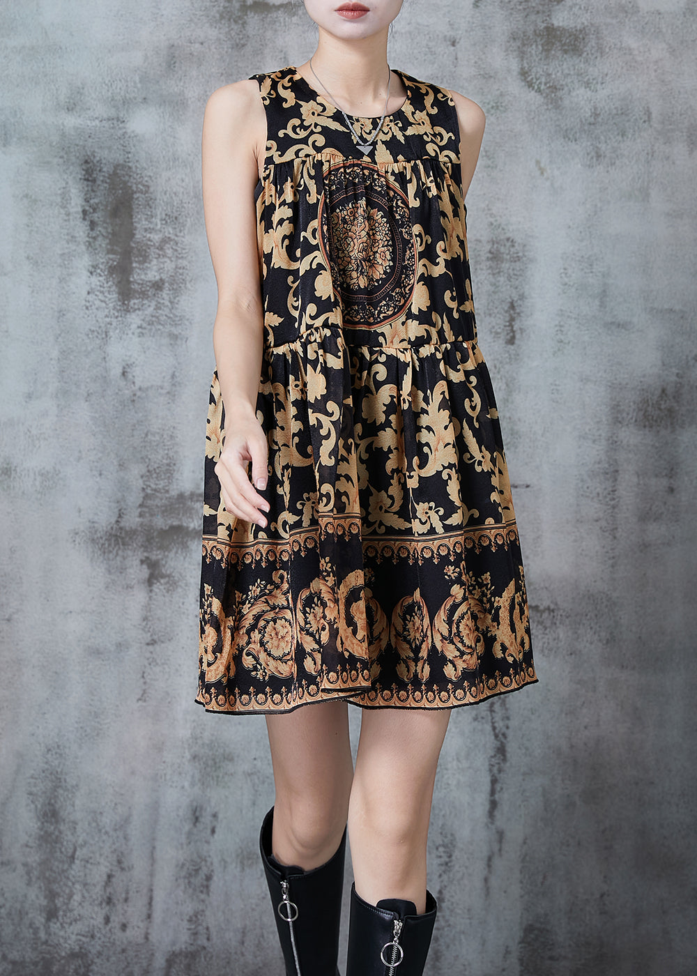 Classic Vintage & Enduringly Stylish Dress