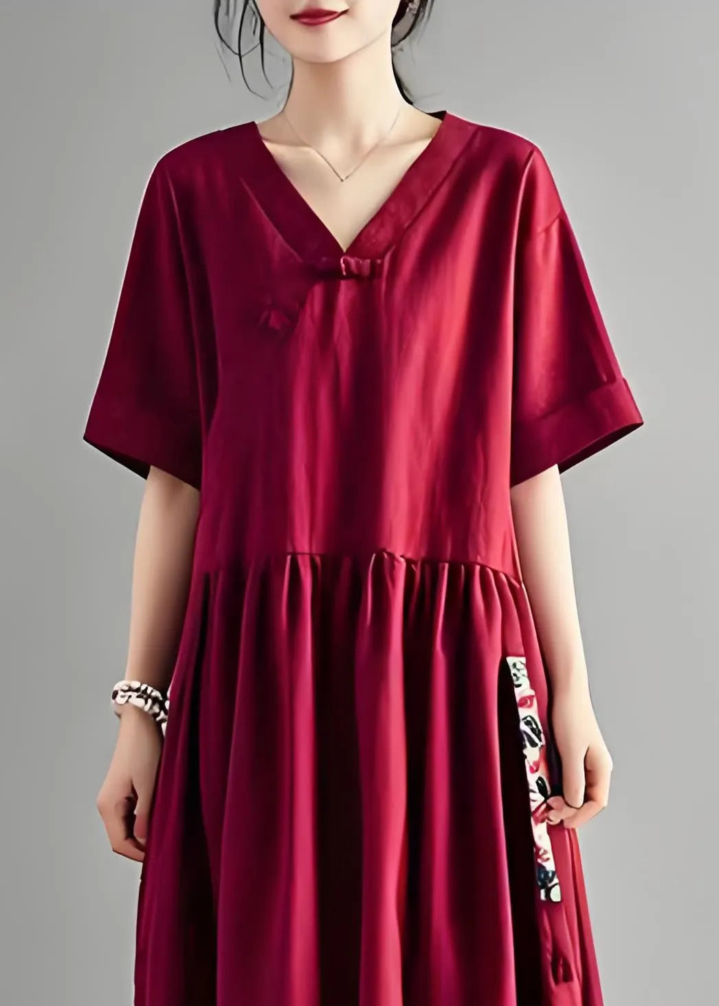 Effortlessly Elegant Dress with a Timeless Design