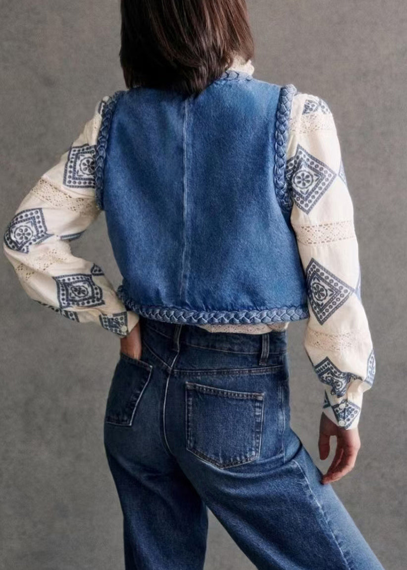 Gracefully Styled Garment for Any Occasion