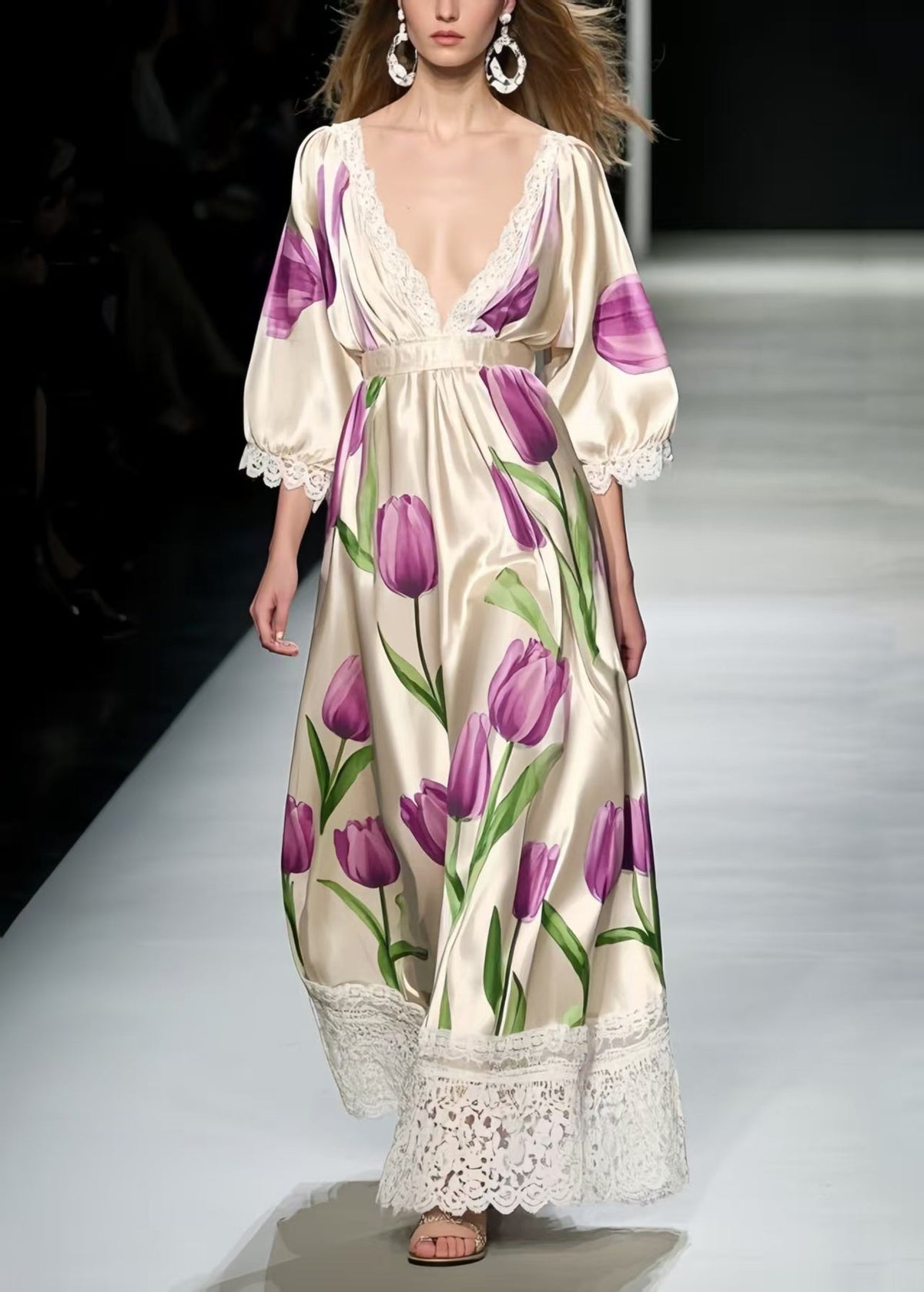 Beautifully Finished Dress in a Timeless Design