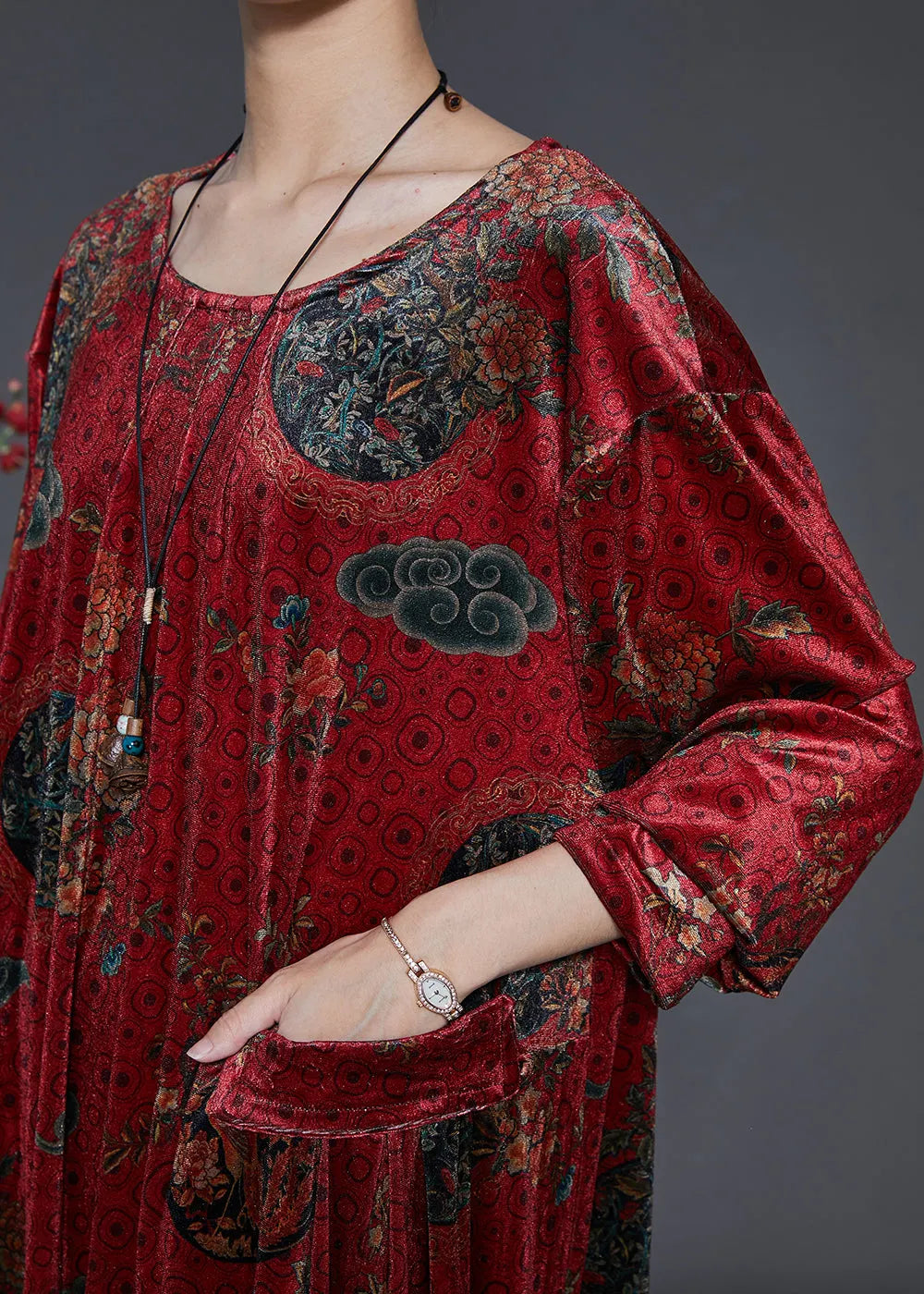 Classic Vintage Dress with a Flattering Fit