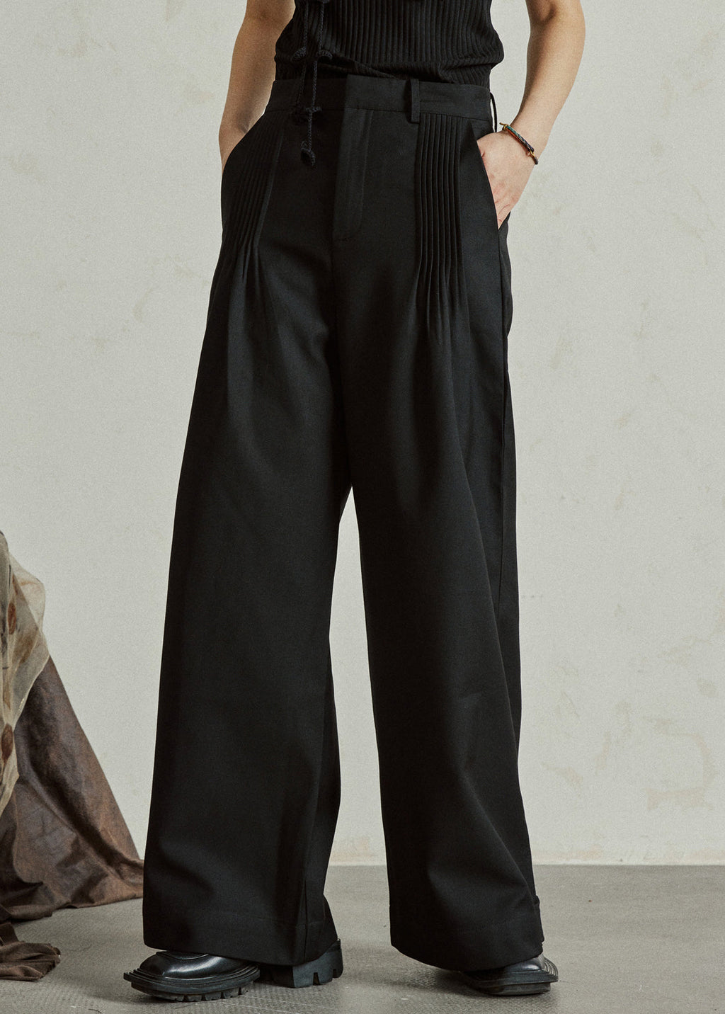 Elegantly Styled Pants for Everyday Wear