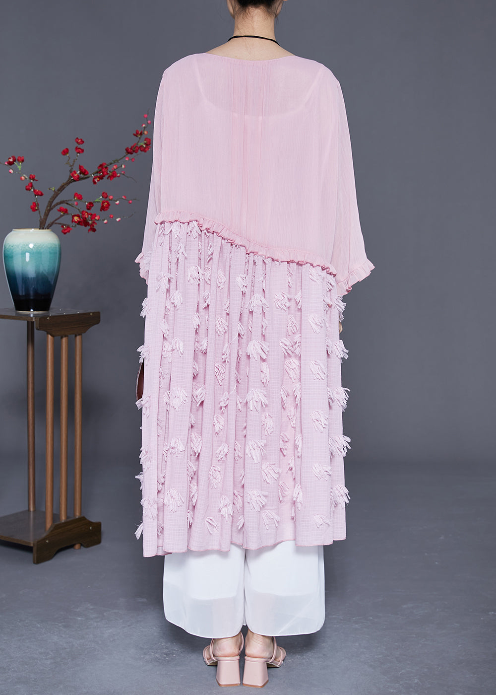 Beautifully Finished Dress in a Timeless Design