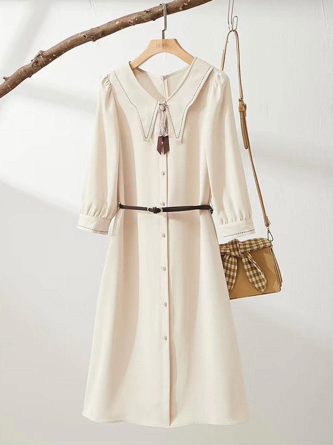 Classic Vintage Dress with a Flattering Fit