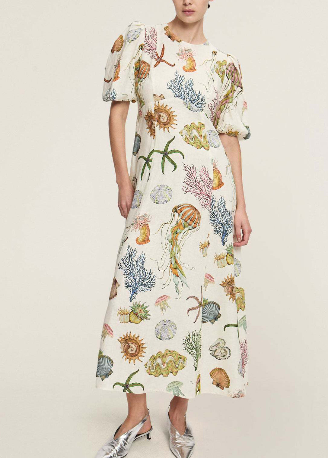 Classic Vintage Dress with a Flattering Fit