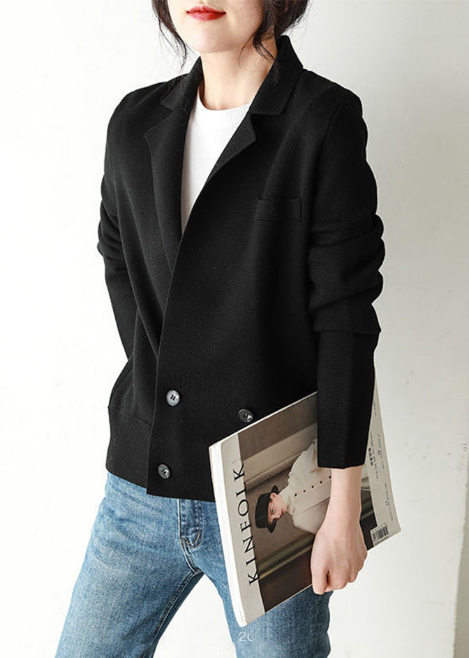 Effortlessly Elegant Coat with a Timeless Design
