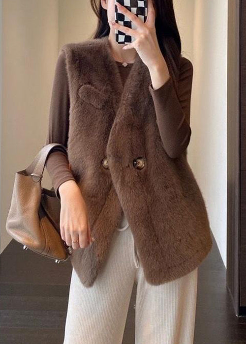 Classic Vintage Coat with a Flattering Fit