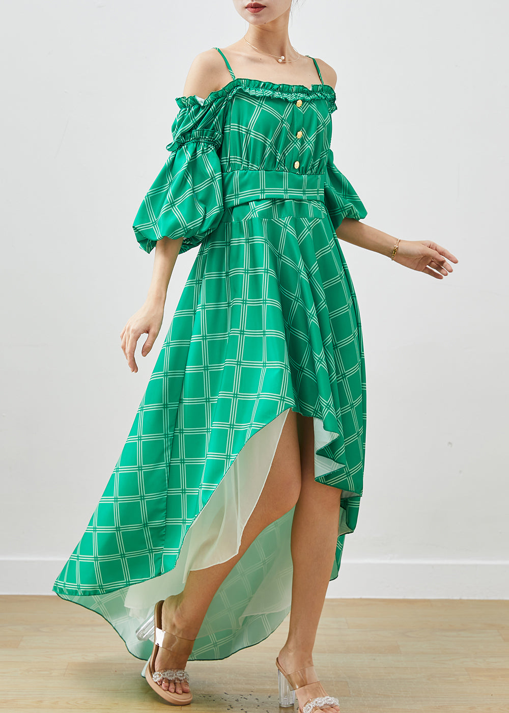 Well Tailored Dress with a Graceful Silhouette