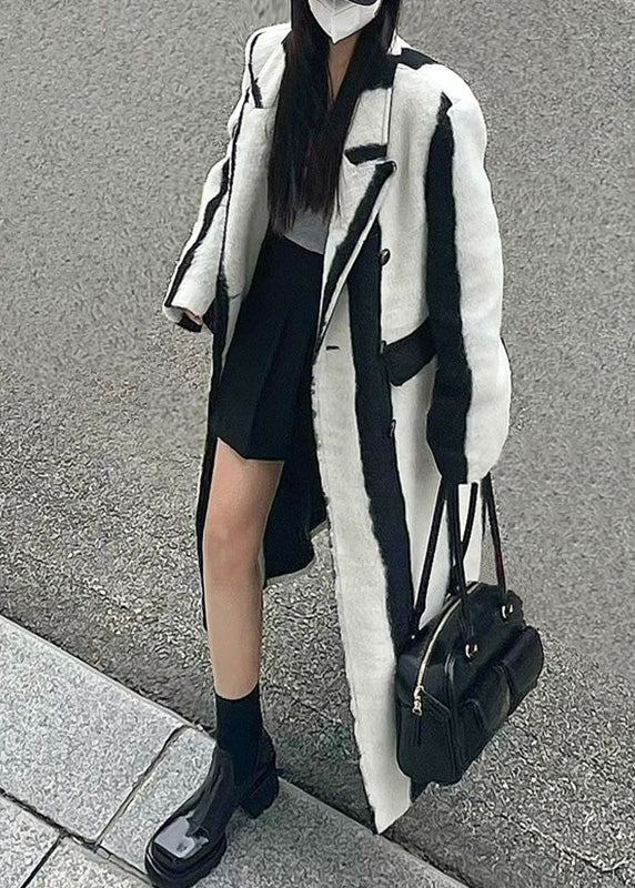 Elegantly Styled Coat for Everyday Wear