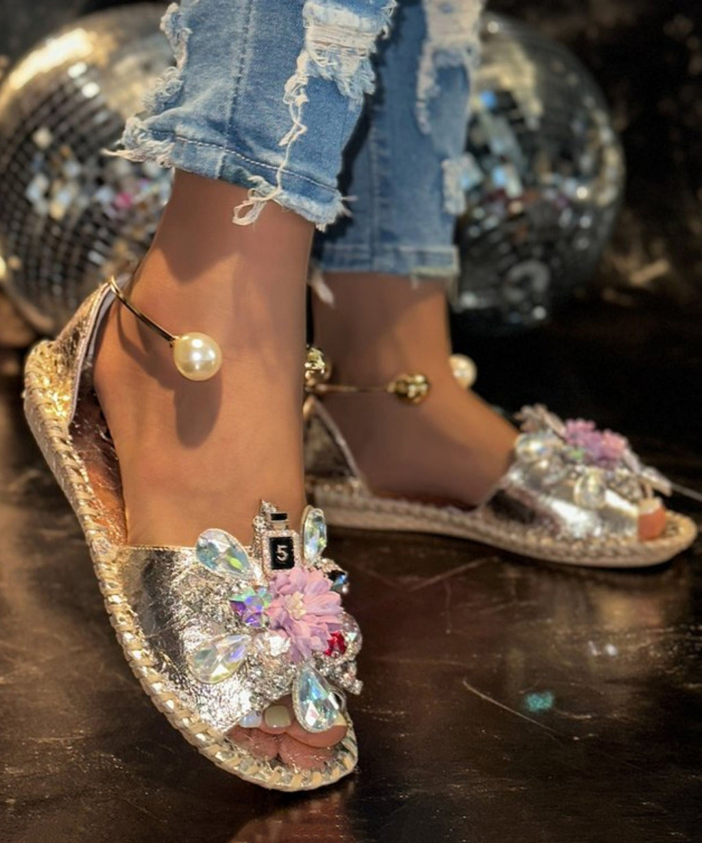 Chic Orthopedic Sandals with Unique Design