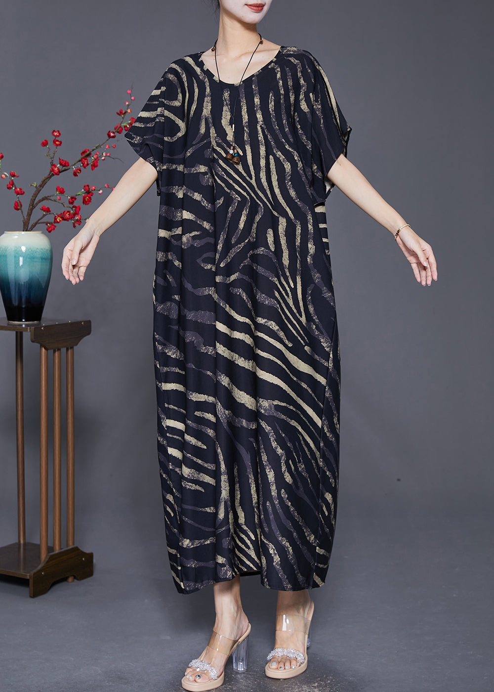 Classic Vintage Dress with a Flattering Fit