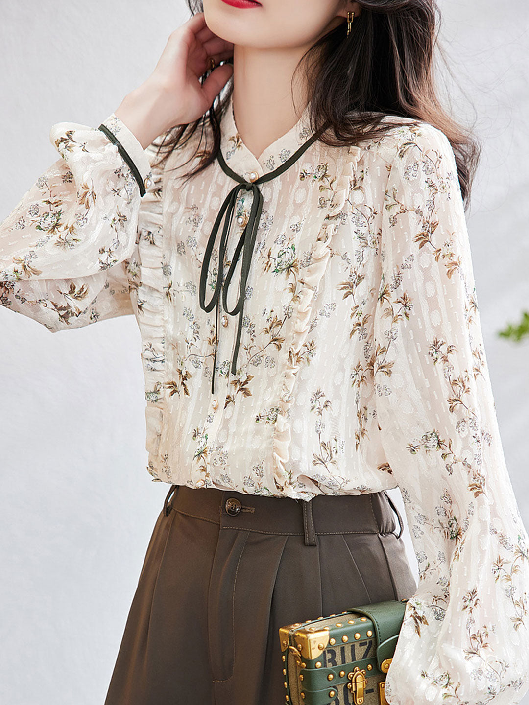 Elegantly Styled Blouse for Everyday Wear