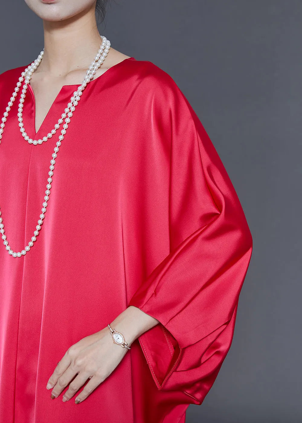 Beautifully Finished Dress in a Timeless Design