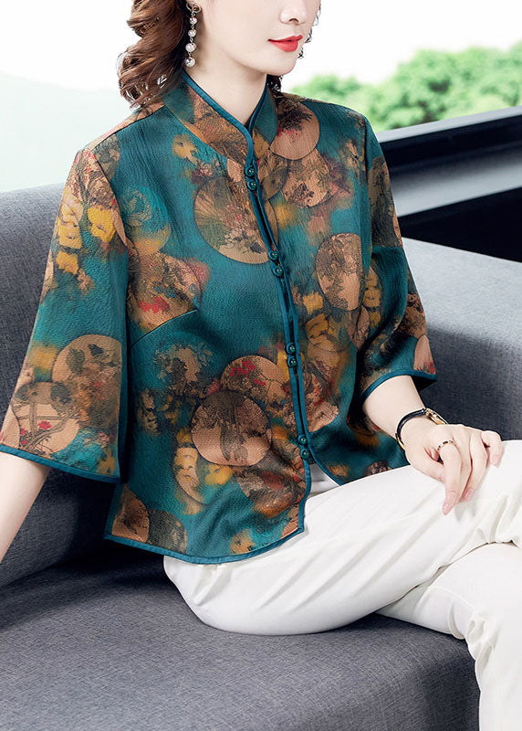 Beautifully Finished Blouse in a Timeless Design