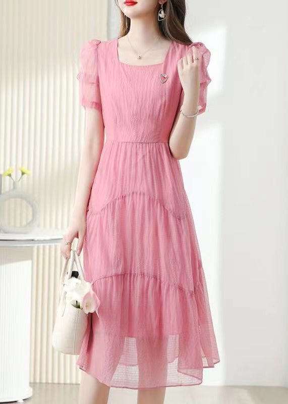 Well Tailored Dress with a Graceful Silhouette