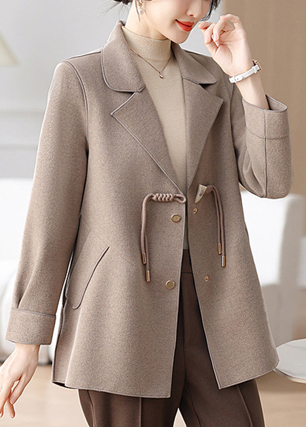 Well Tailored Coat with a Graceful Silhouette