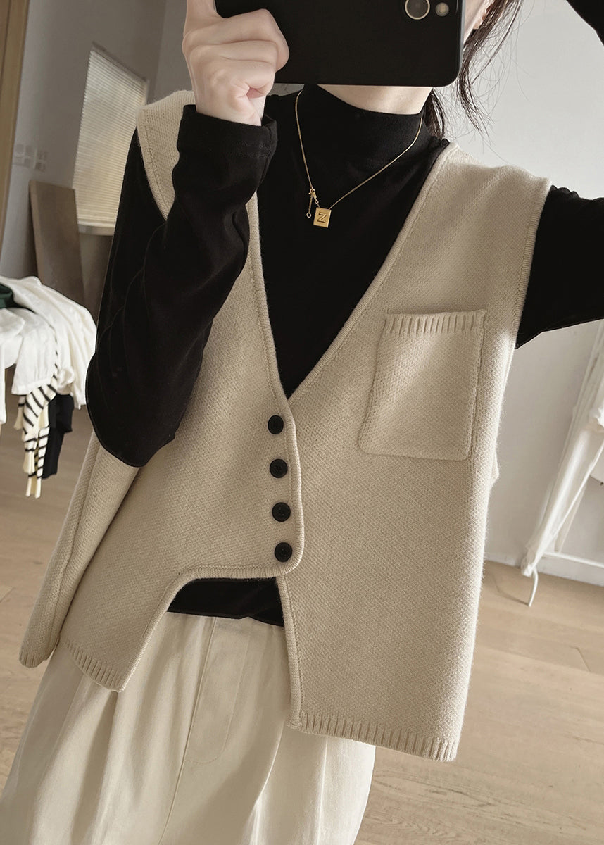 Beautifully Finished Coat in a Timeless Design