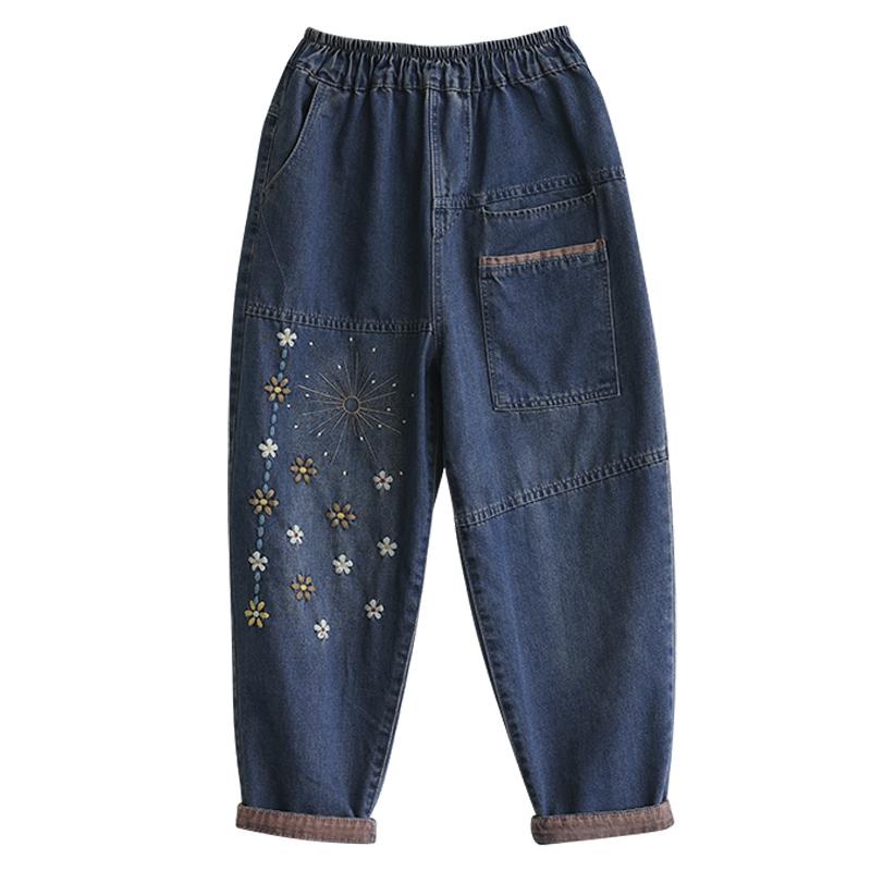 Effortlessly Elegant Pants with a Timeless Design