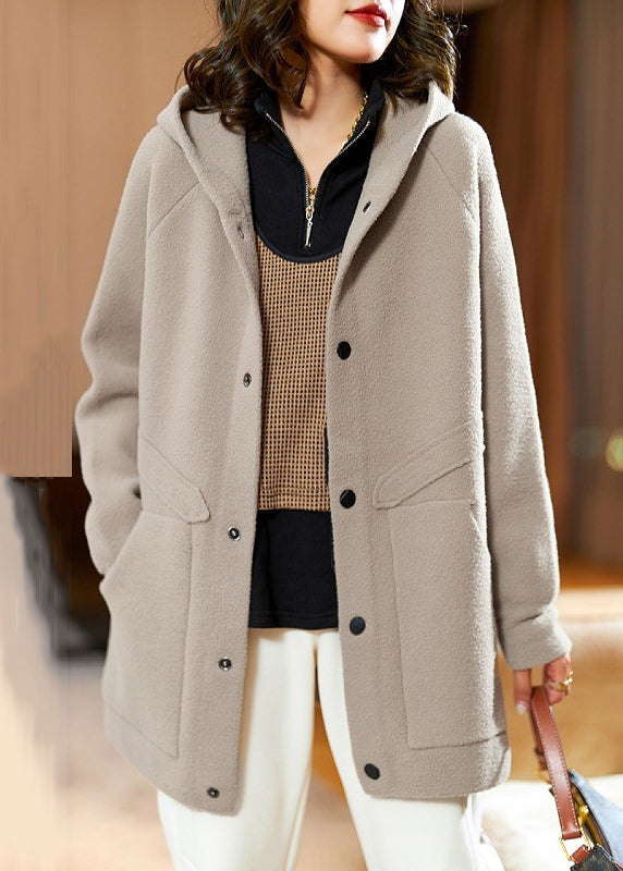 Effortlessly Elegant Coat with a Timeless Design