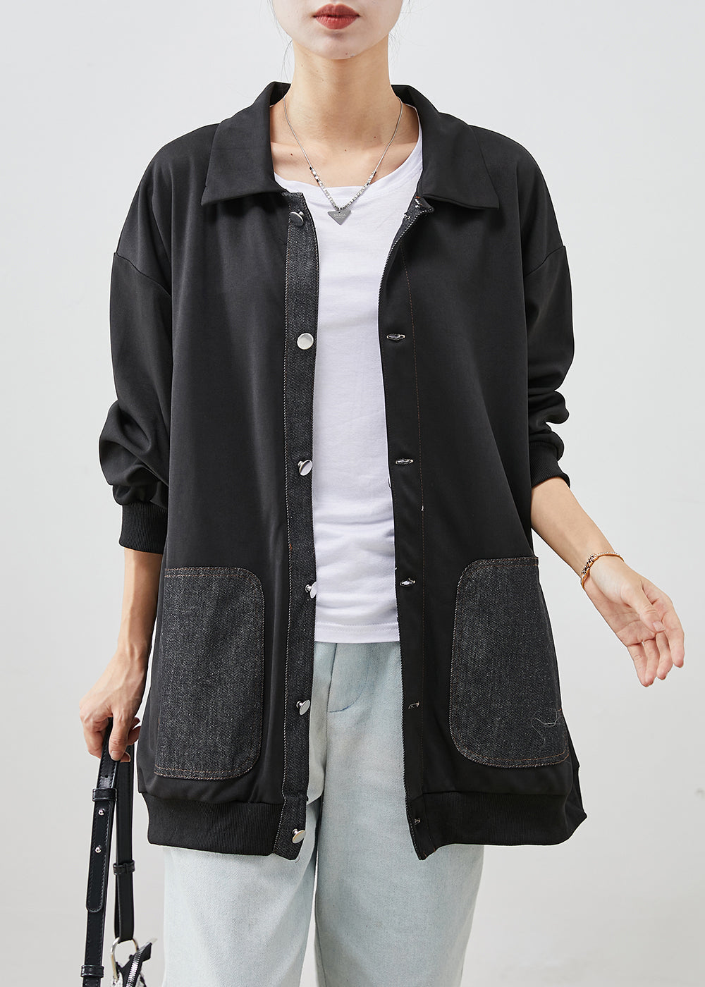 Well Tailored Coat with a Graceful Silhouette