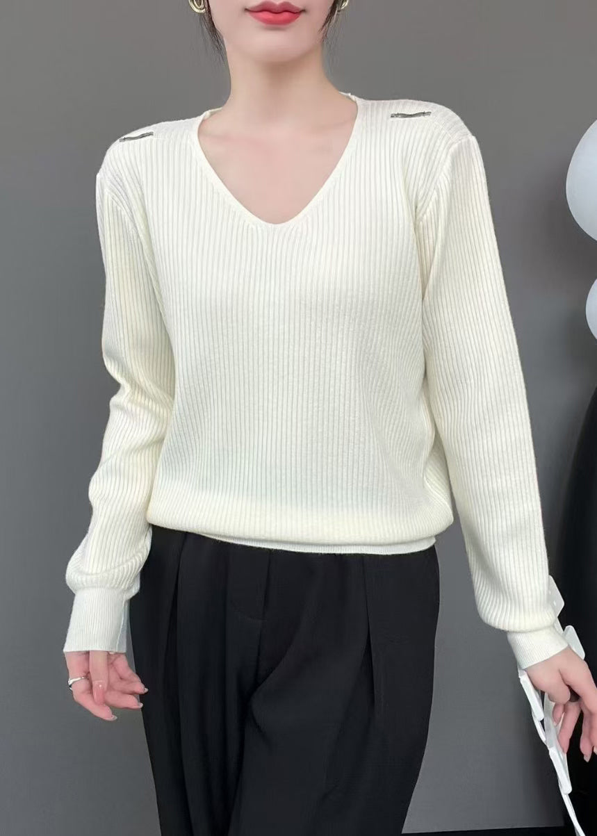 Well Tailored Sweater with a Graceful Silhouette