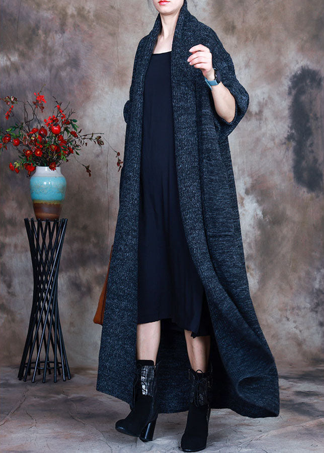 Well Tailored Cardigan with a Graceful Silhouette