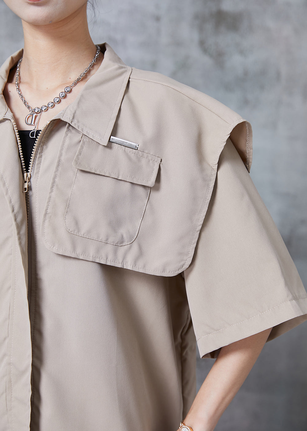 Effortlessly Elegant Shirt with a Timeless Design