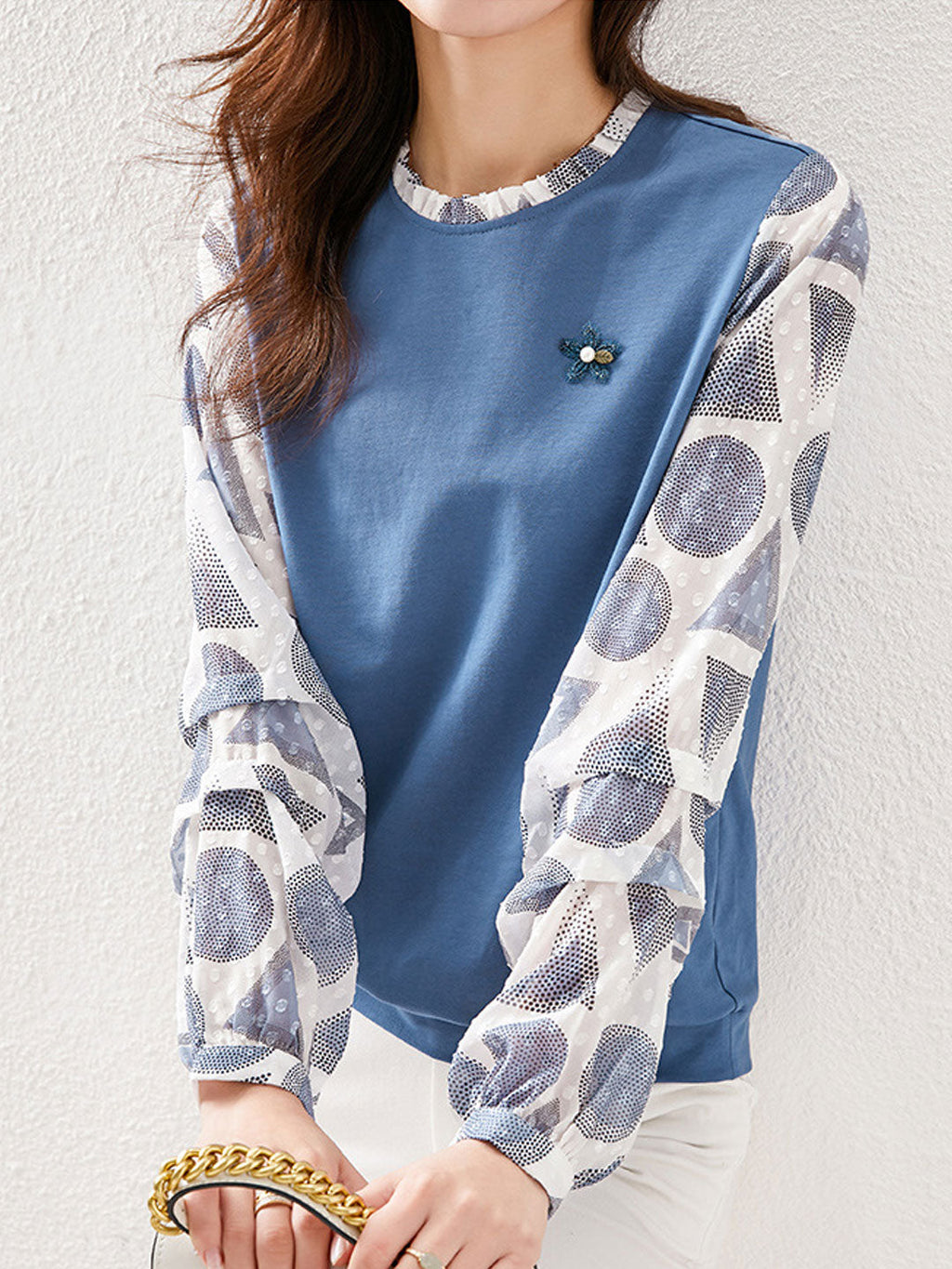 Effortlessly Elegant Top with a Timeless Design