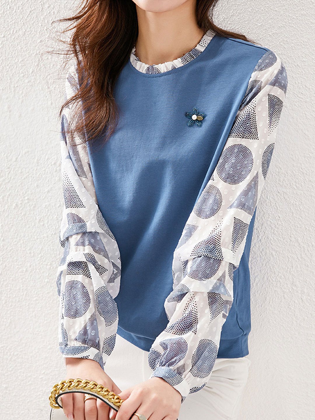 Effortlessly Elegant Top with a Timeless Design
