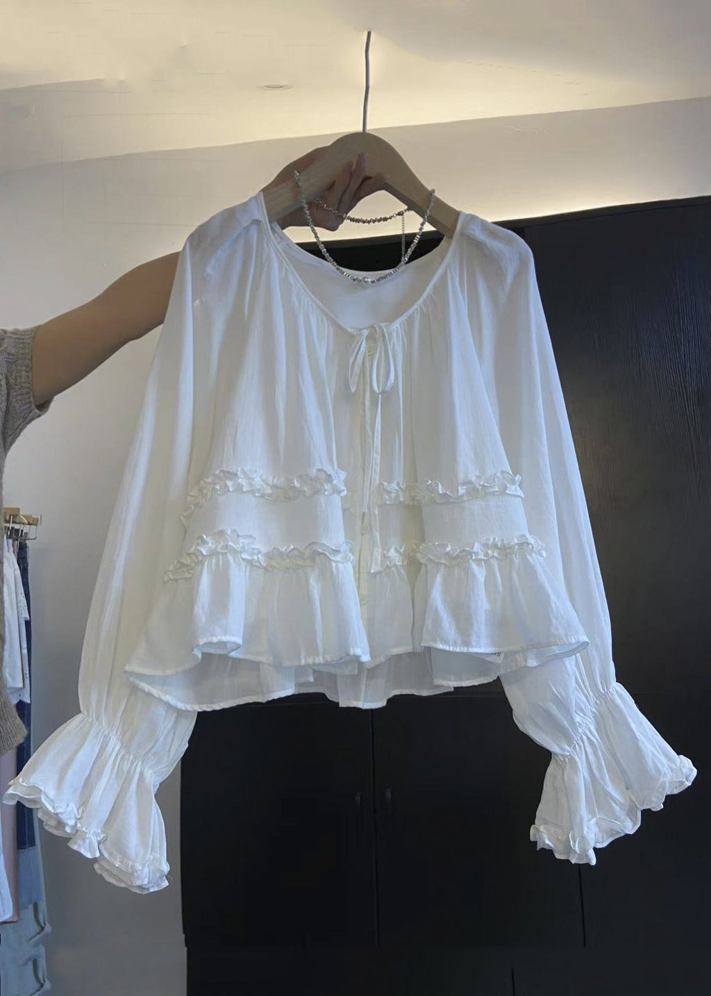 Effortlessly Elegant Shirt with a Timeless Design