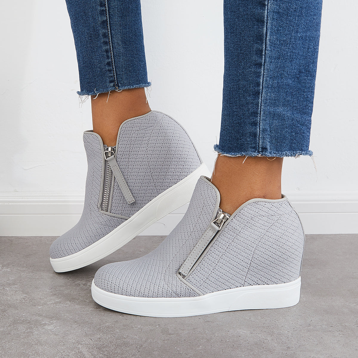 Classic Orthopedic Sneakers with Timeless Style