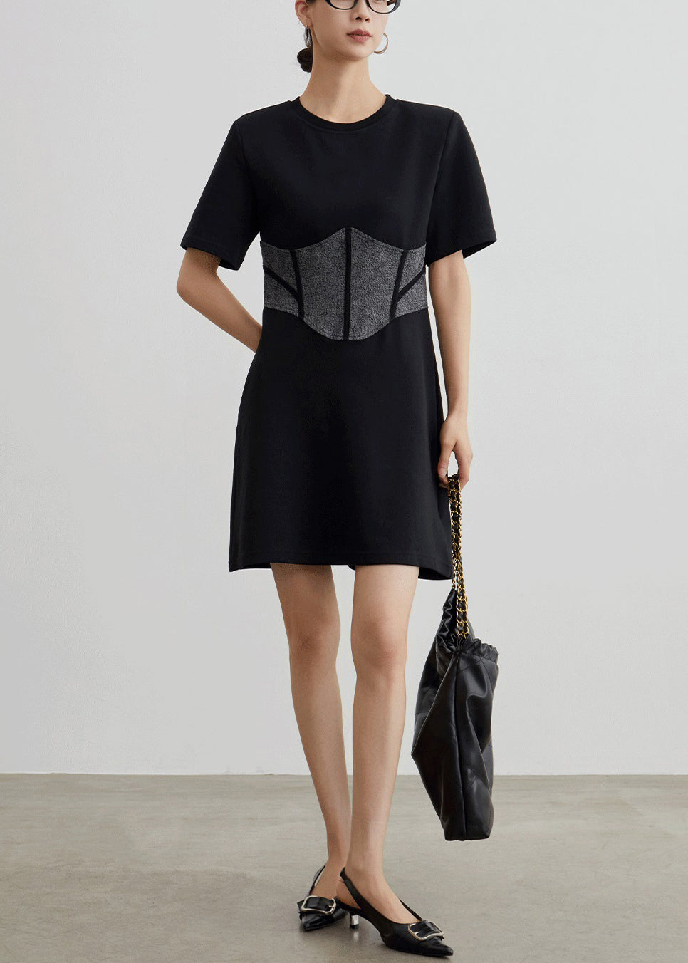 Beautifully Finished Dress in a Timeless Design