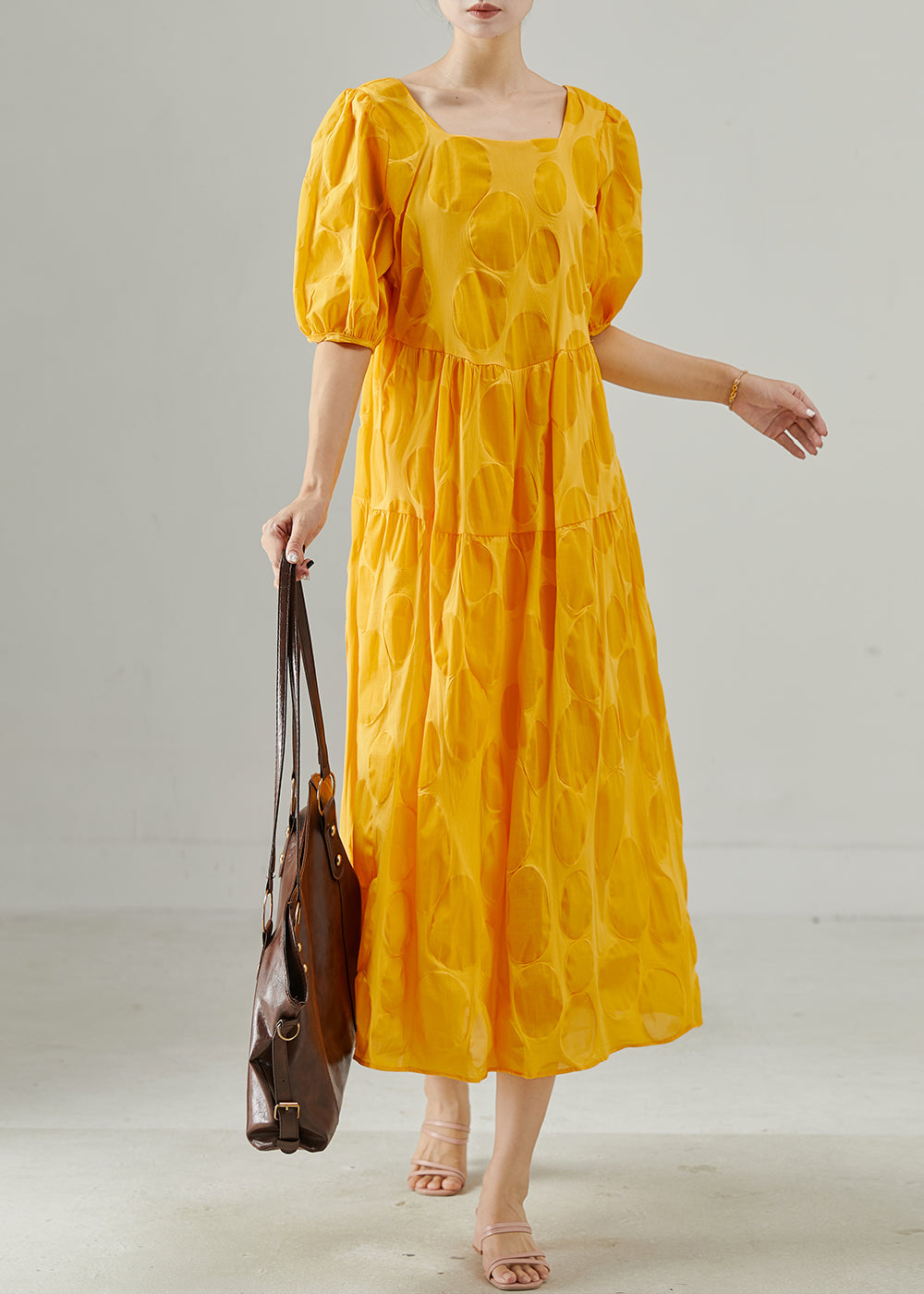 Well Tailored Dress with a Graceful Silhouette