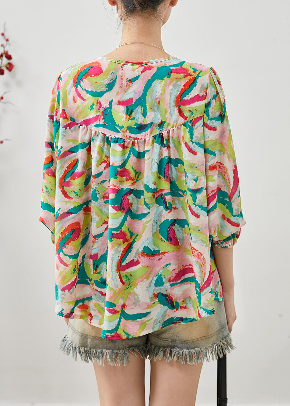 Classic Vintage Blouse with a Flattering Fit