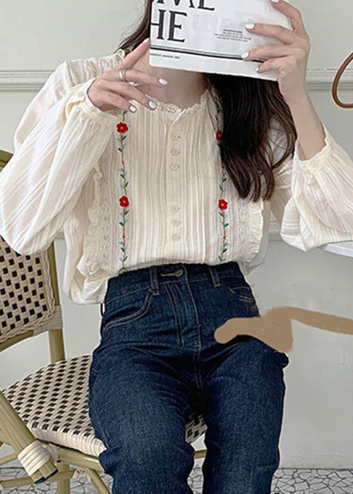 Beautifully Crafted Blouse in a Classic Style