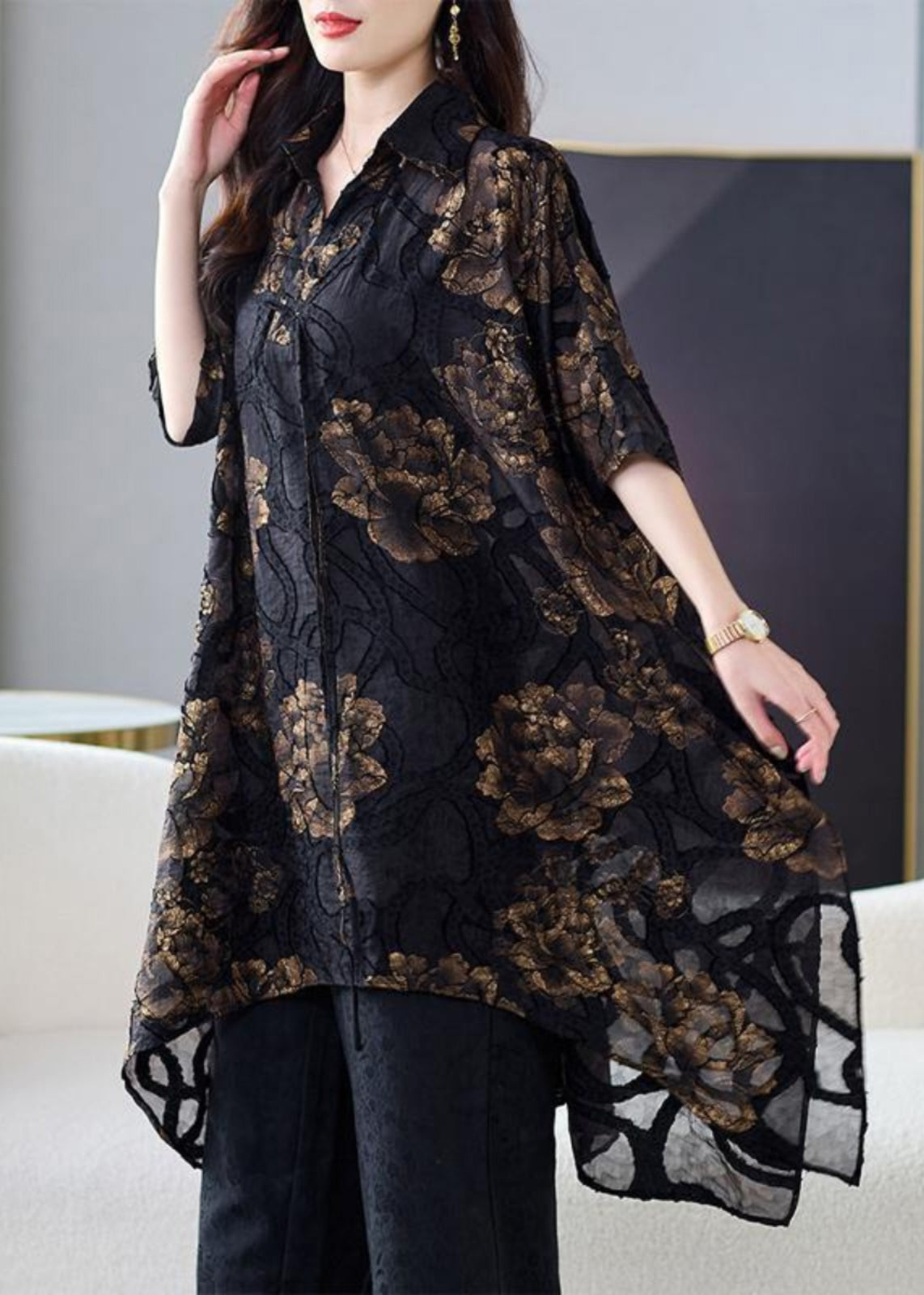 Effortlessly Elegant Blouse with a Timeless Design