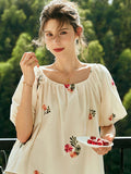Well Tailored Top with a Graceful Silhouette